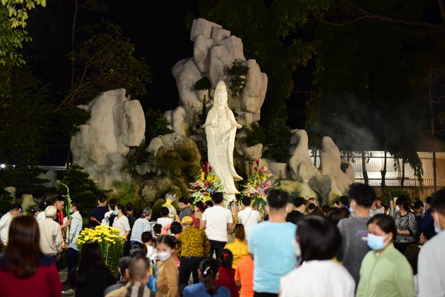 Chùm ảnh mồng một Tết Nhâm Dần